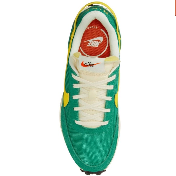 Nike Waffle Debut “1972” Women's Athletic Running Gym Shoes Green/Canary - Picture 3 of 4